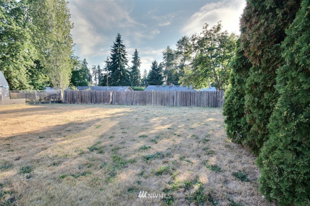 859 Pierce Avenue Northeast Renton, WA 98056 - Photo 6 of 25 Gallery Image 6