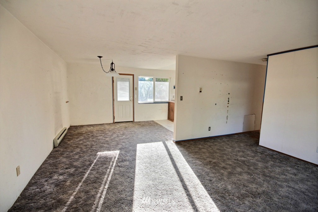 859 Pierce Avenue Northeast Renton, WA 98056 - Photo 8 of 25 Gallery Image 8