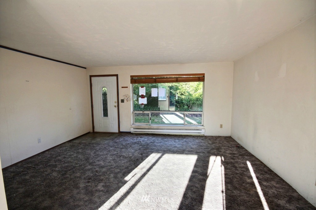 859 Pierce Avenue Northeast Renton, WA 98056 - Photo 10 of 25 Gallery Image 10