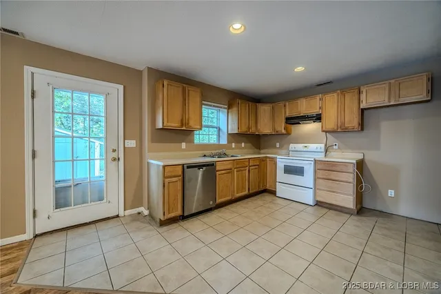 $339,000 | 43 Rockport Road, Sunrise Beach, MO 65079