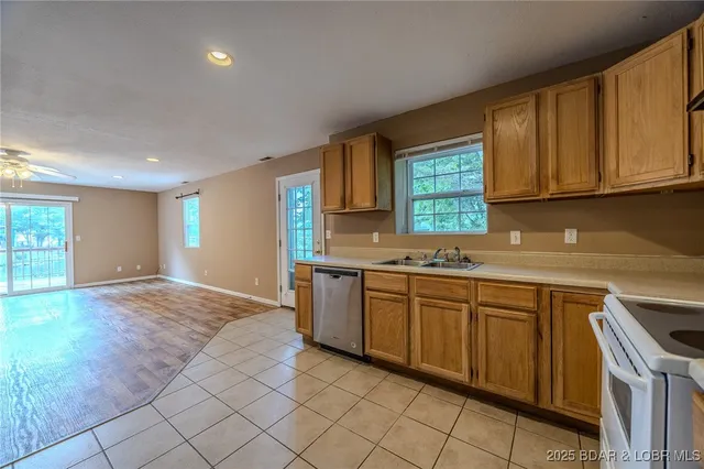 $339,000 | 43 Rockport Road, Sunrise Beach, MO 65079