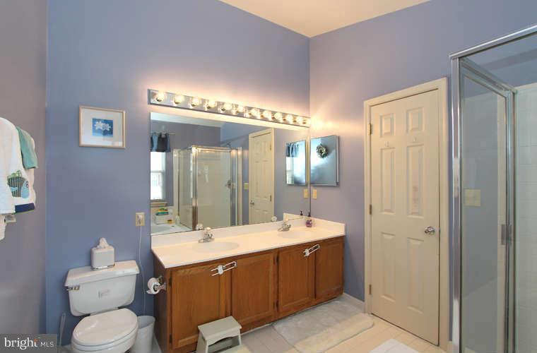 1800 Locust Grove Road Silver Spring, MD 20910 - Photo 21 of 30 Bath (Master)