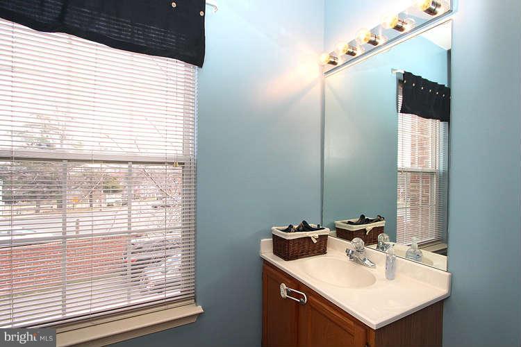 1800 Locust Grove Road Silver Spring, MD 20910 - Photo 25 of 30 Bath