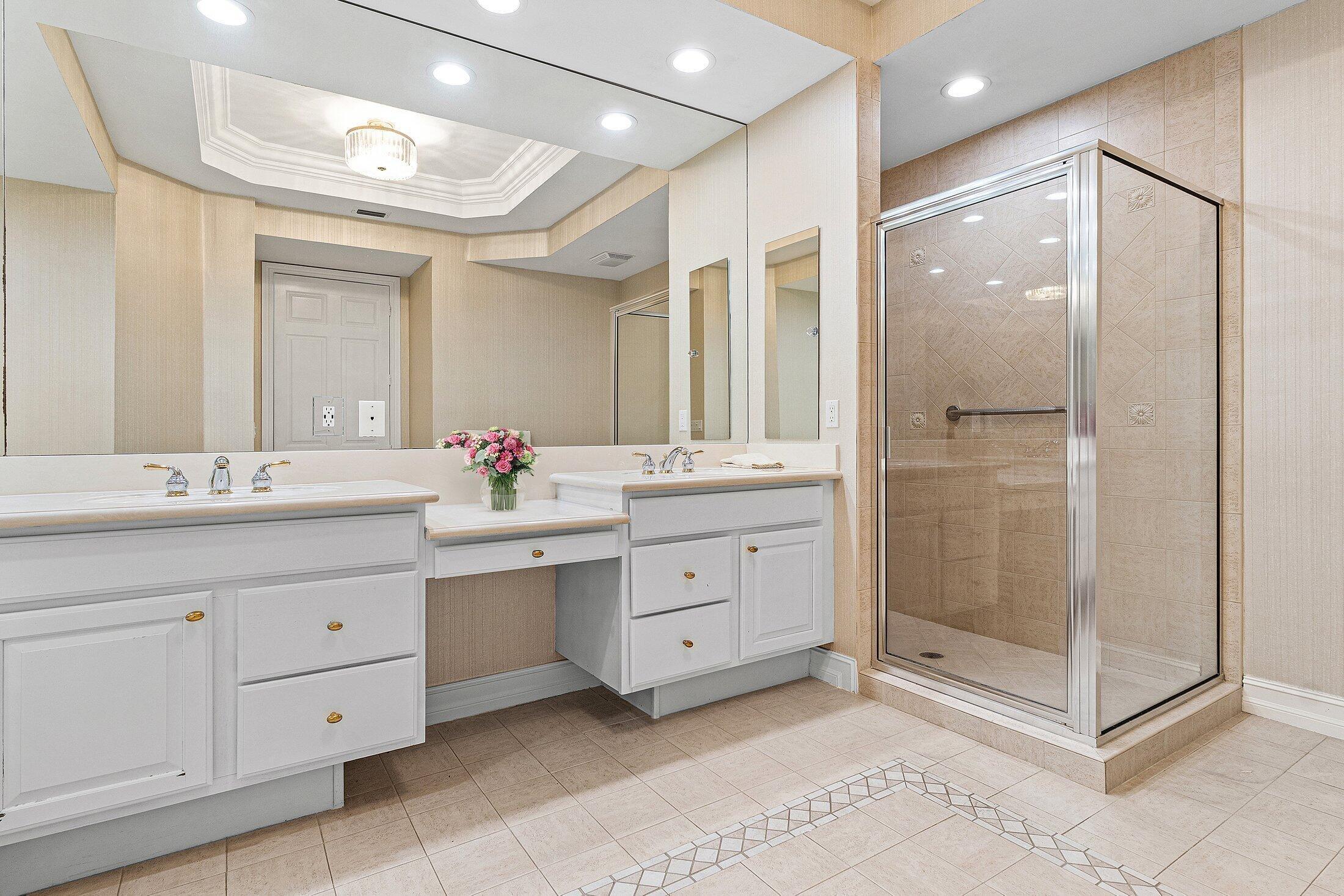 6309 Graycliff Drive, Unit C Boca Raton, FL 33496 - Photo 15 of 80 primary bath