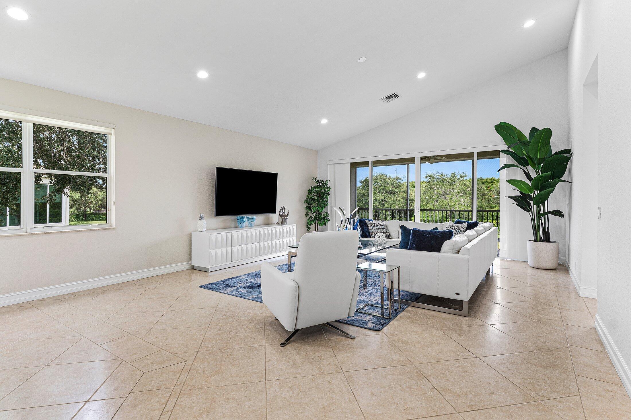 6309 Graycliff Drive, Unit C Boca Raton, FL 33496 - Photo 4 of 80 Living Room