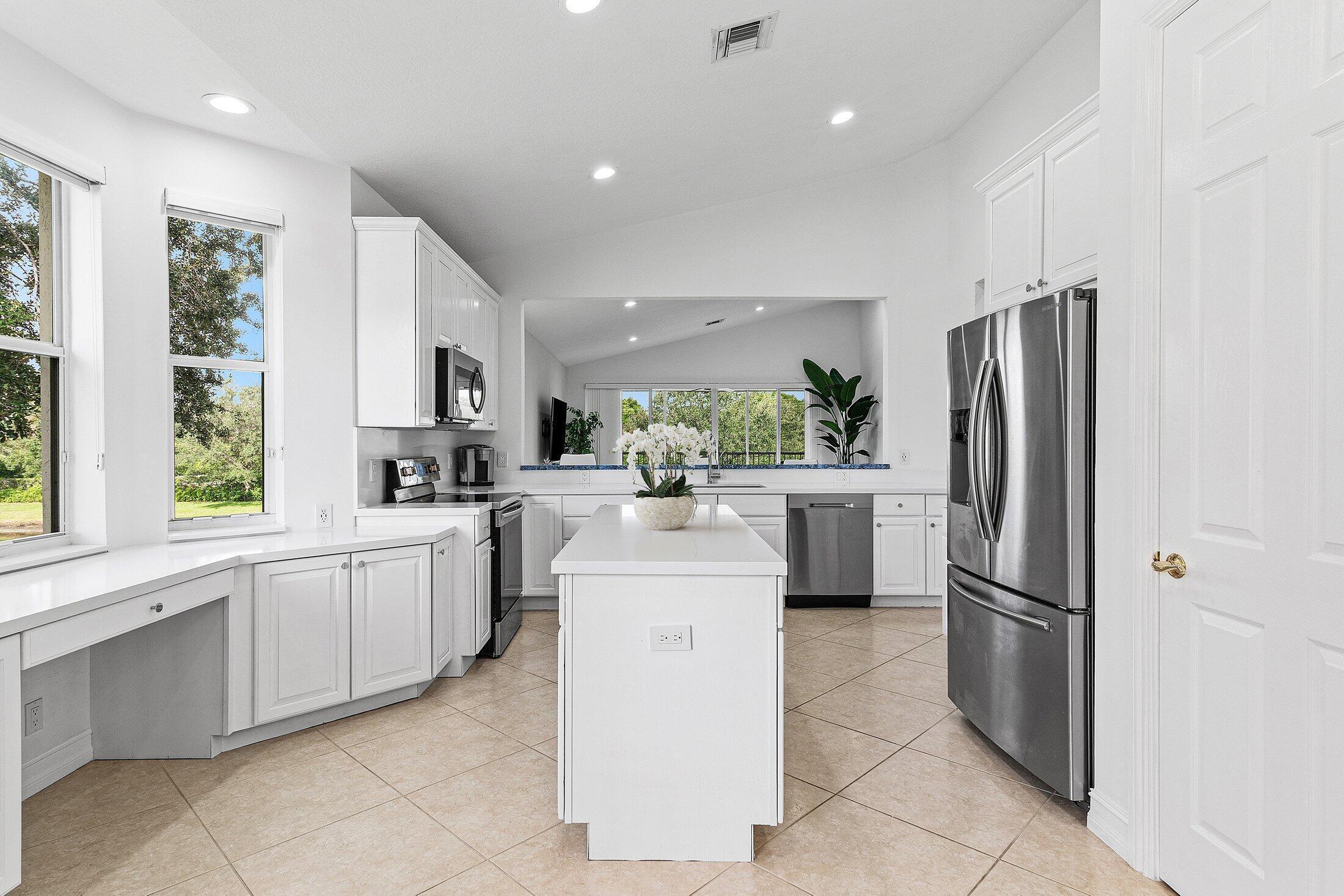 6309 Graycliff Drive, Unit C Boca Raton, FL 33496 - Photo 8 of 80 033-6309GraycliffDrive-C-BocaRaton-FL-33