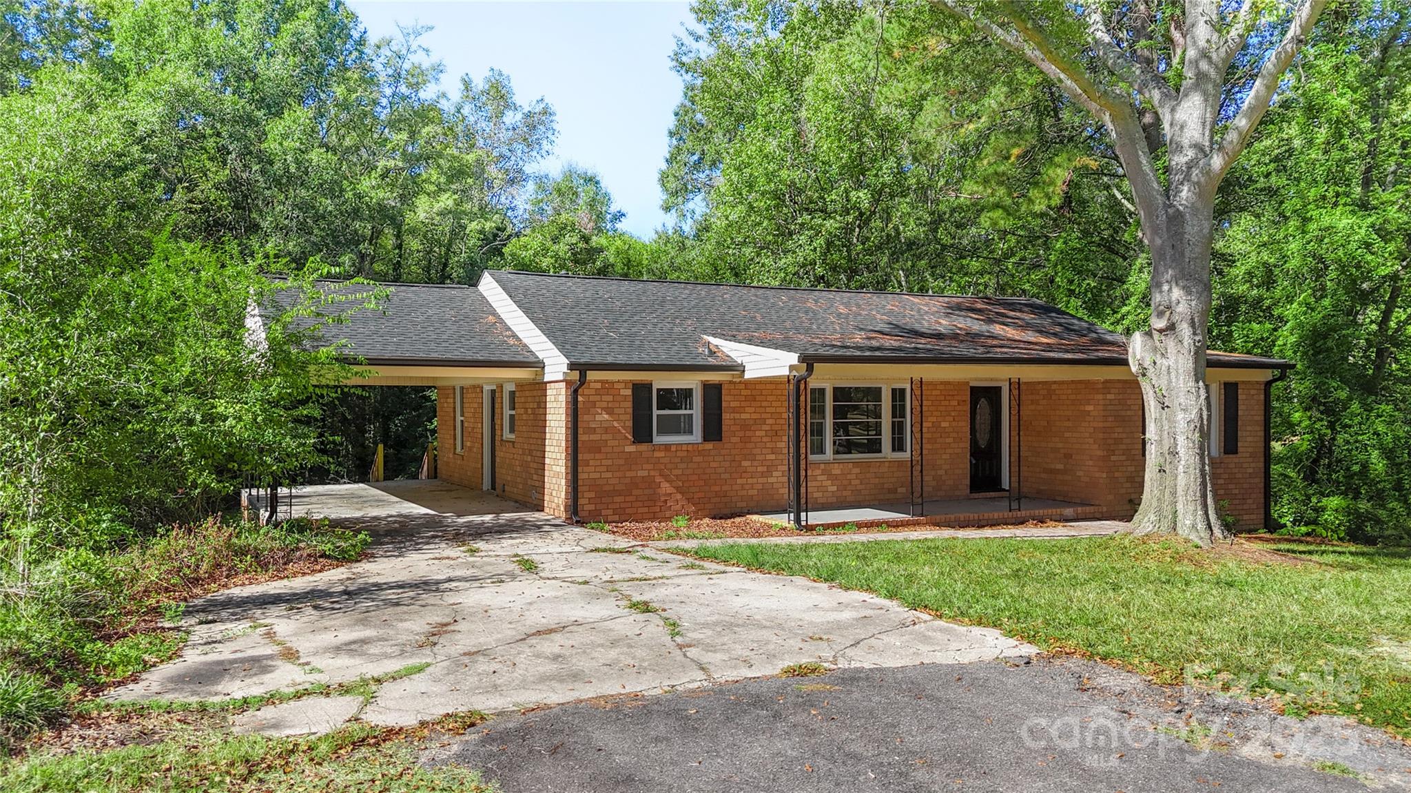 1428 Boxwood Avenue Lancaster, SC 29720 - Photo 3 of 44 a front view of house with yard and green space