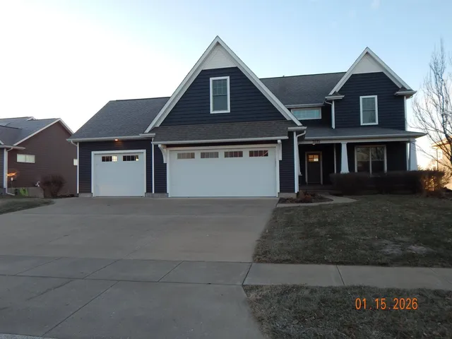 $788,000 | 3535 Cobblestone Drive, Bettendorf, IA 52722
