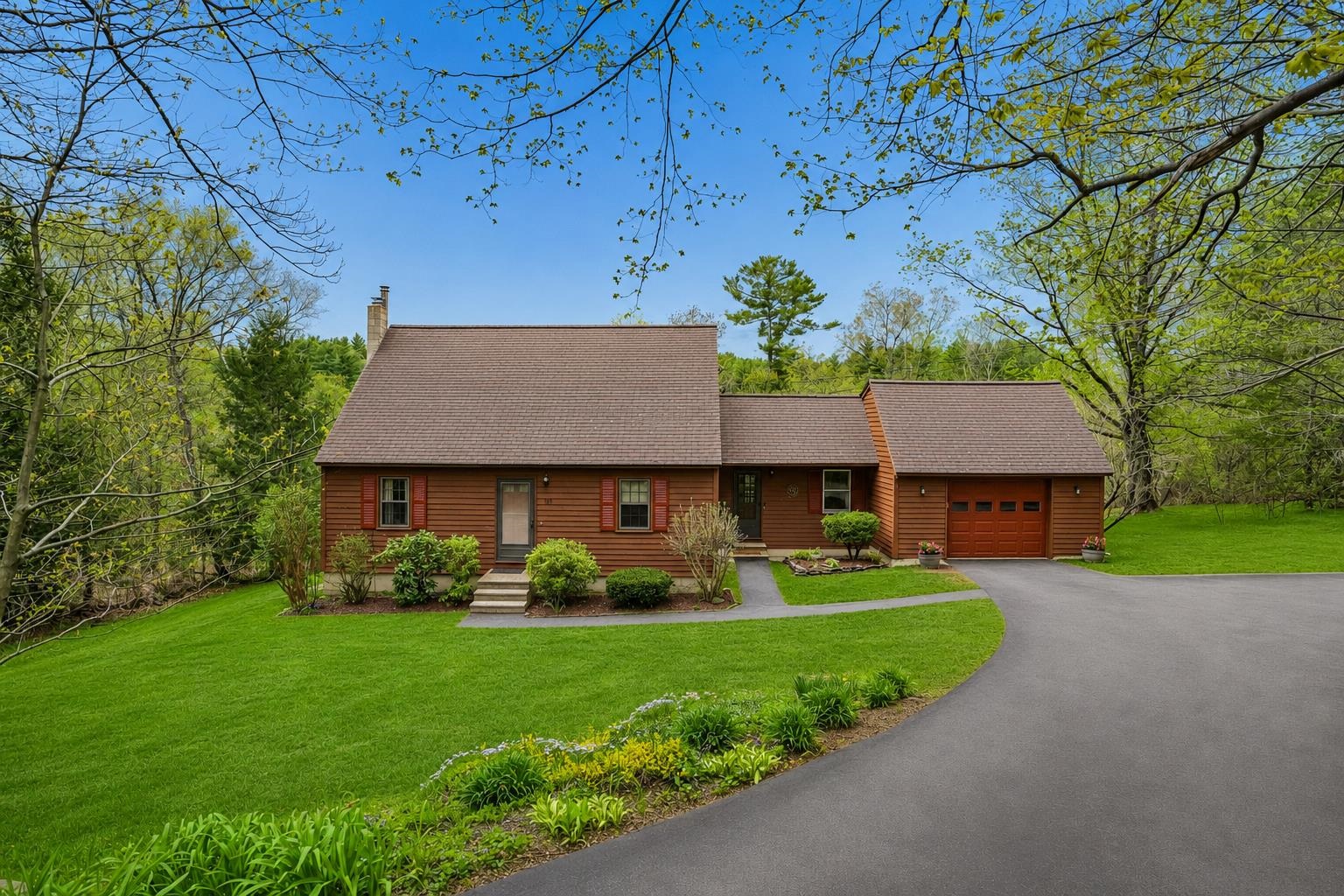 93 English Range Road Derry, NH 03038 - Photo 1 of 47