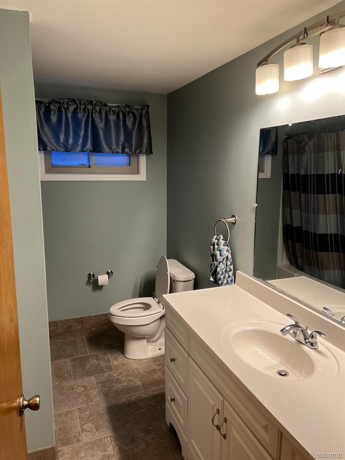 10536 Inkster Road Romulus, MI 48174 - Photo 18 of 29 IMG_9335.jpg