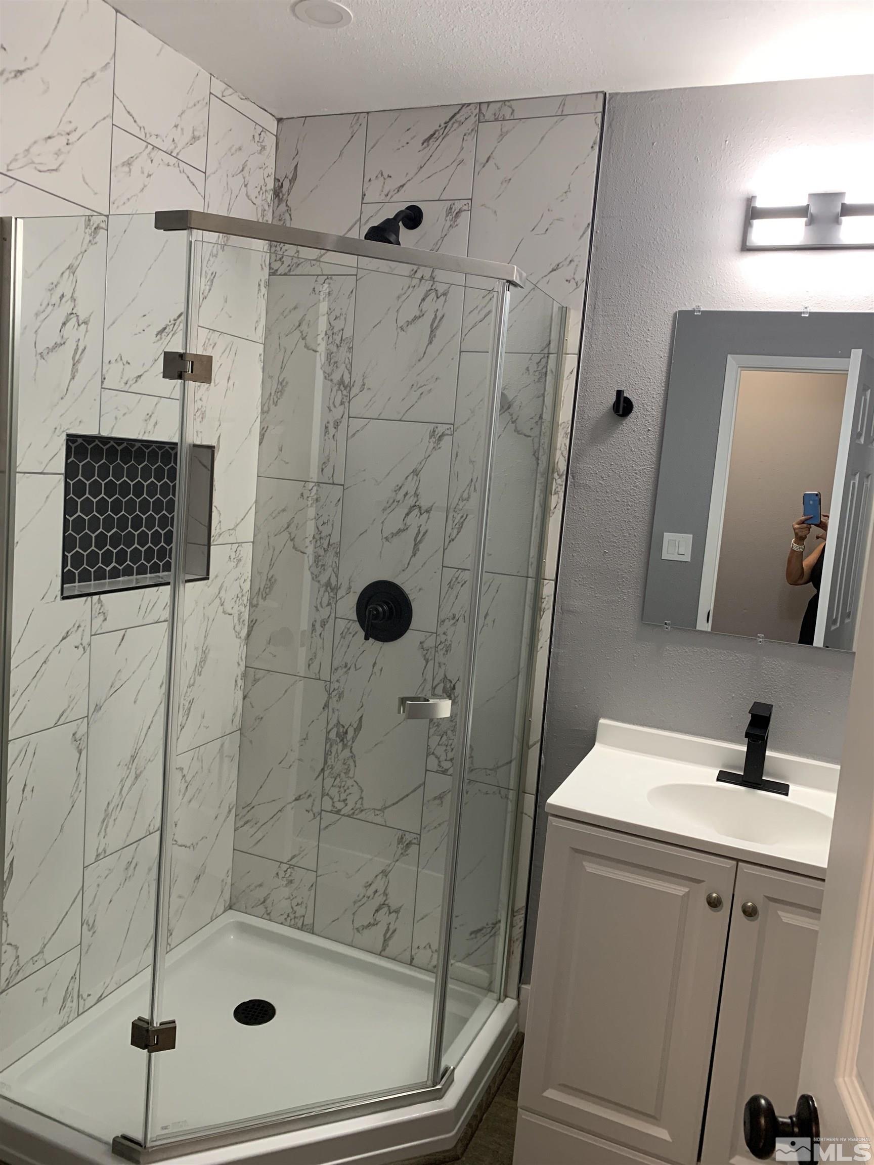 2755 Everett Drive Reno, NV 89503 - Photo 5 of 29 Photo 5