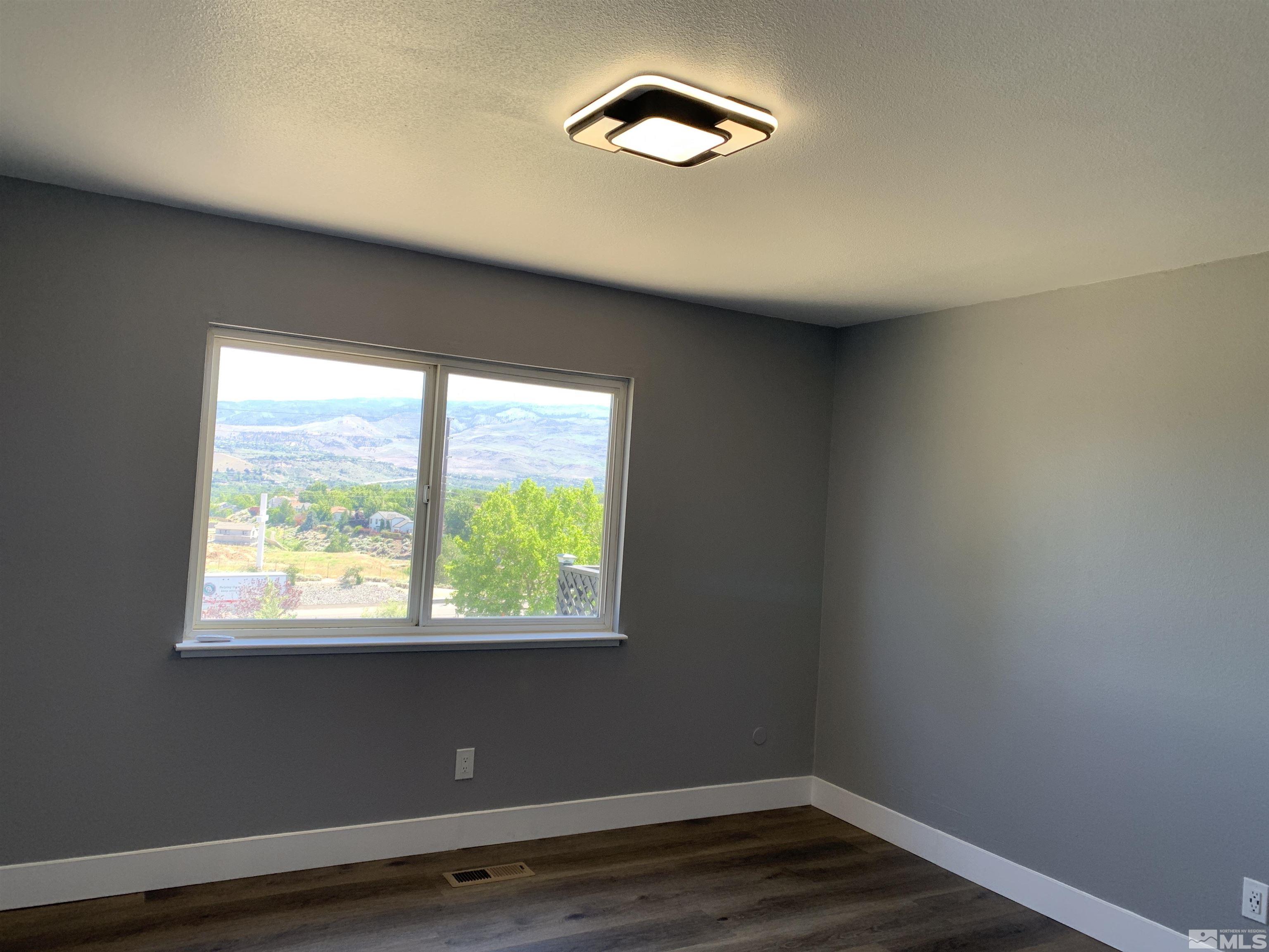 2755 Everett Drive Reno, NV 89503 - Photo 6 of 29 Photo 6