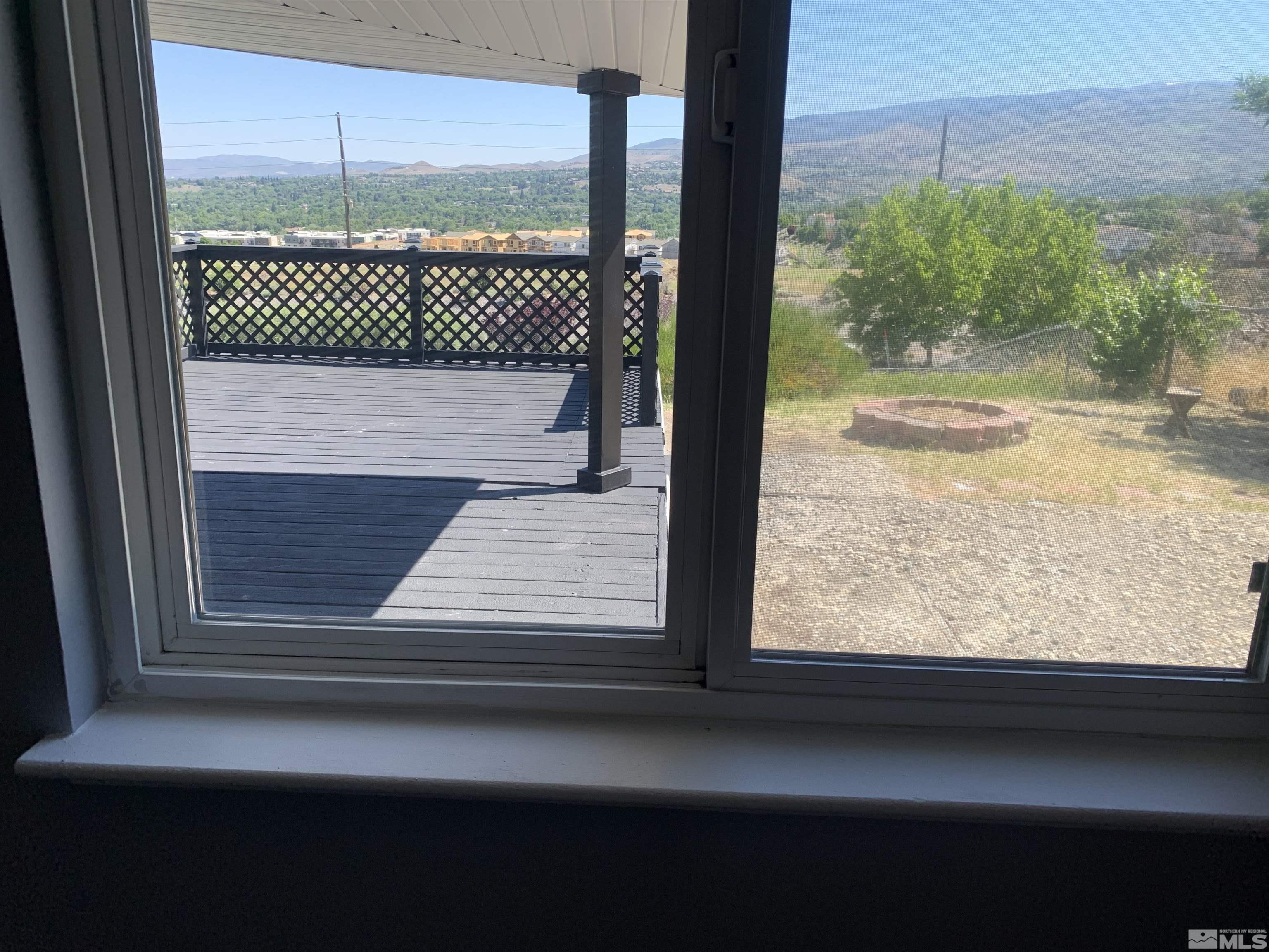 2755 Everett Drive Reno, NV 89503 - Photo 10 of 29 Photo 10