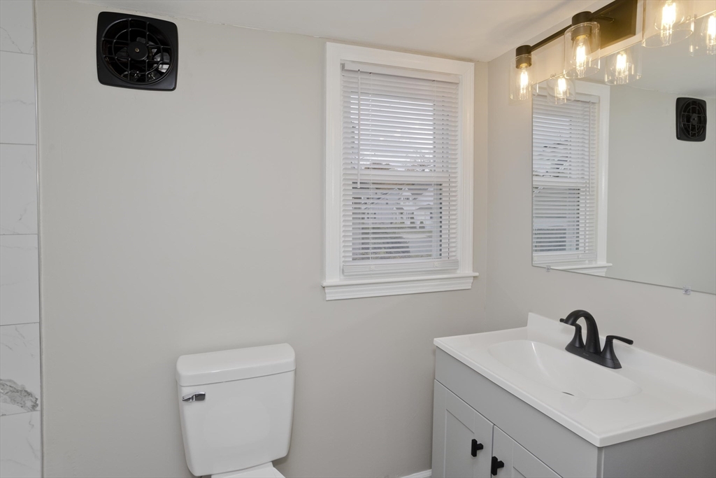 151 Littleton Street Springfield, MA 01104 - Photo 17 of 42