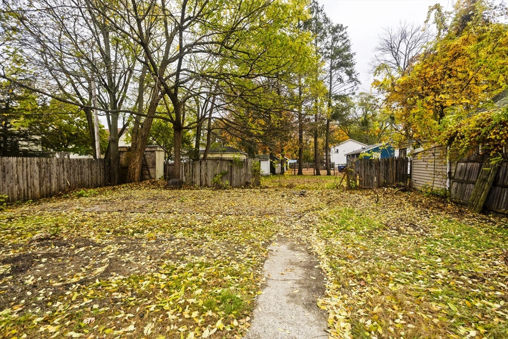 151 Littleton Street Springfield, MA 01104 - Photo 42 of 42