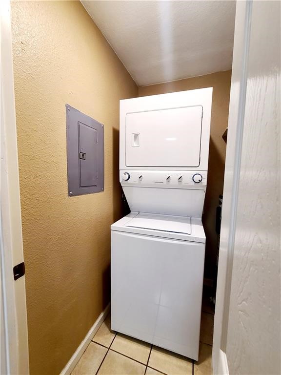 6702 Everhart Road Corpus Christi, TX 78413 - Photo 10 of 14 a utility room with dryer and washer