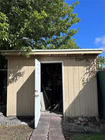 a view of outdoor space