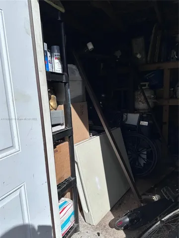 a picture of water heater room