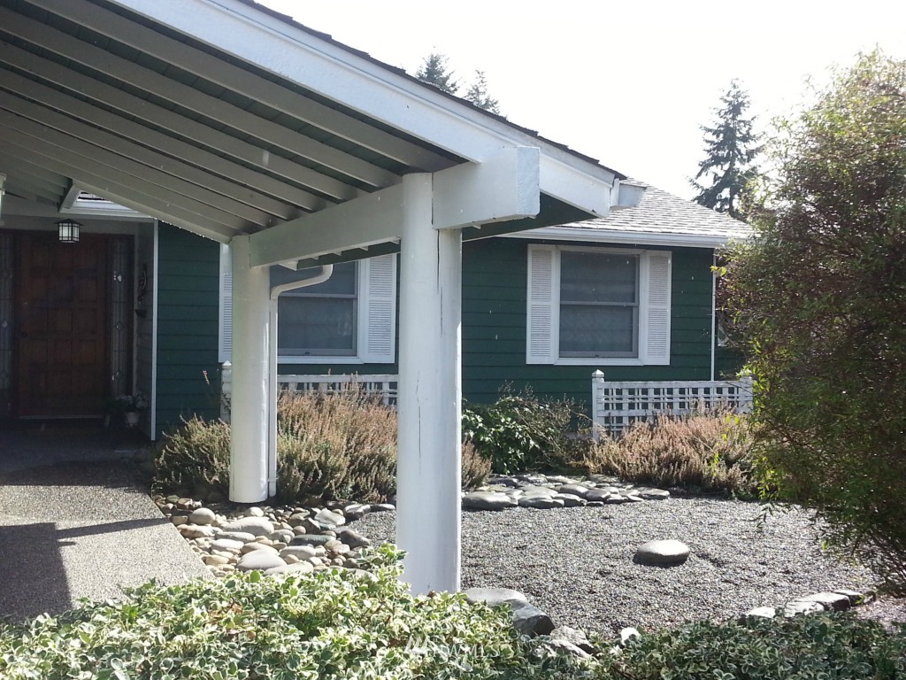 10518 237th Place Southwest Edmonds, WA 98020 - Photo 2 of 14 Gallery Image 2