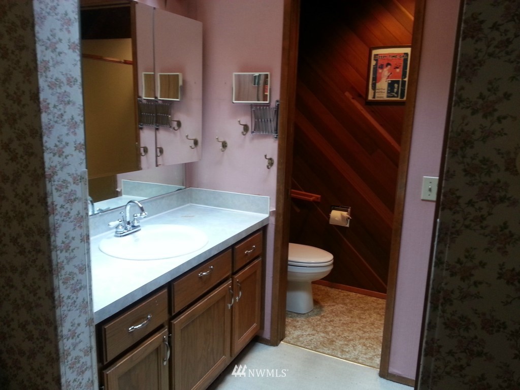 10518 237th Place Southwest Edmonds, WA 98020 - Photo 9 of 14 Gallery Image 9