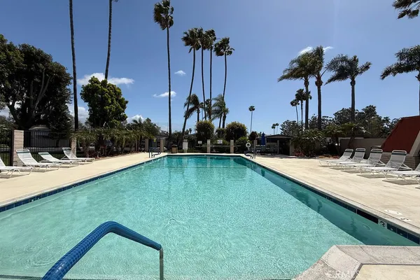 $199,000 | 24921 Muirlands Boulevard, Unit 32, Lake Forest, CA 92630