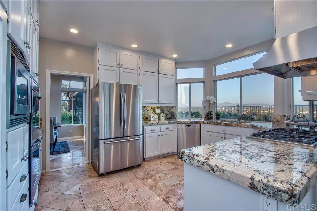 12815 Chaparral Ridge Road San Diego, CA 92130 - Photo 11 of 25