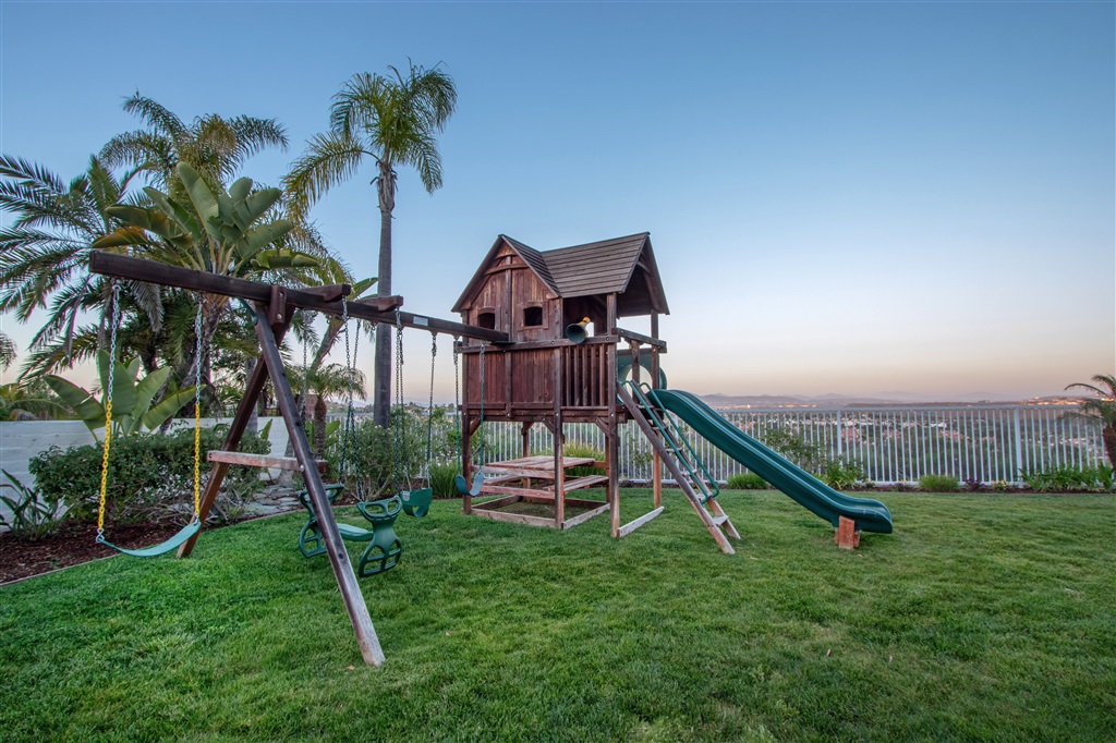 12815 Chaparral Ridge Road San Diego, CA 92130 - Photo 19 of 25