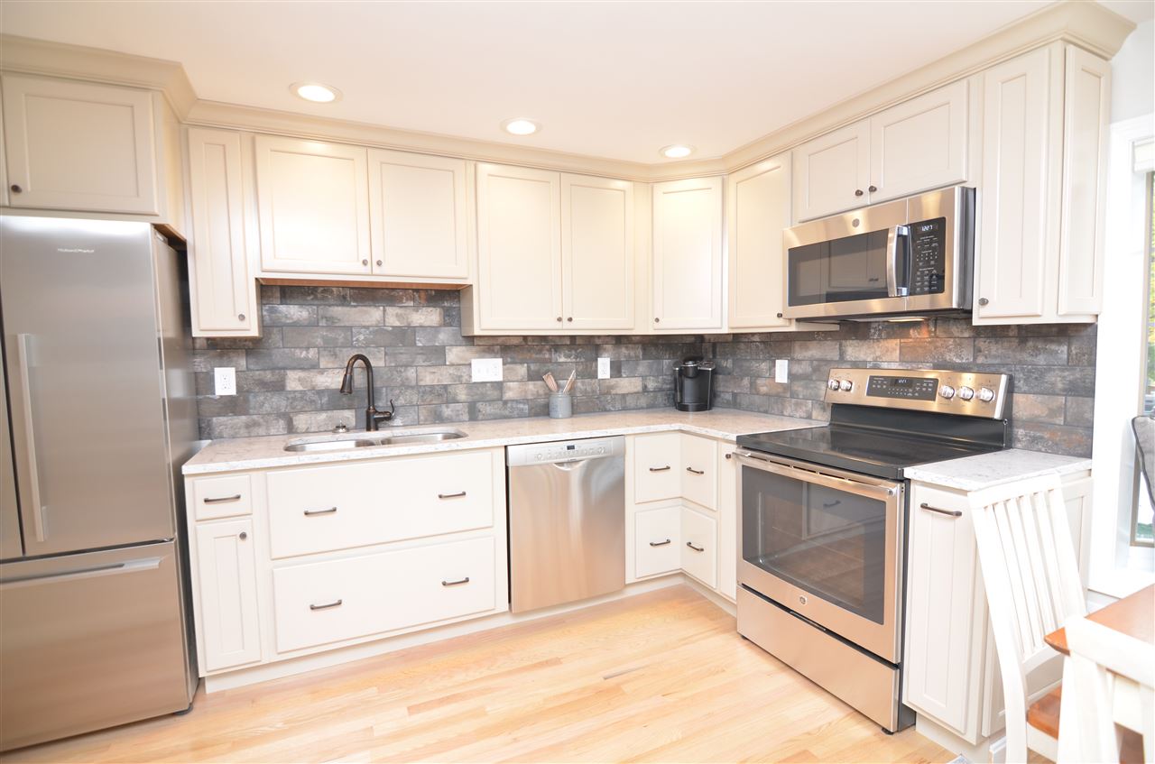 4 Prospect Hill Road, Unit 10 Sunapee, NH 03782 - Photo 5 of 18