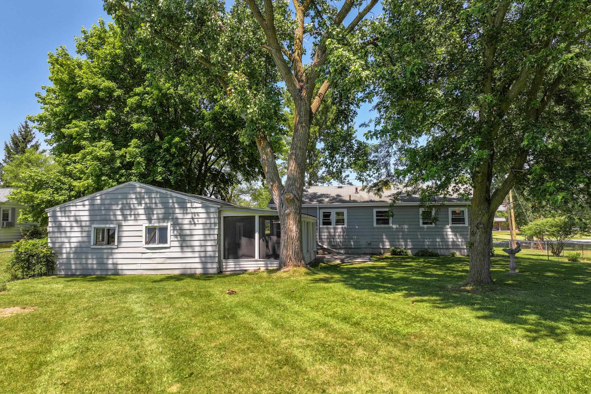 1151 West Cook Road Grand Blanc, MI 48439 - Photo 12 of 31 50147373-65e63061-c622-4525-ac59-afc1acc8ba07.JPG