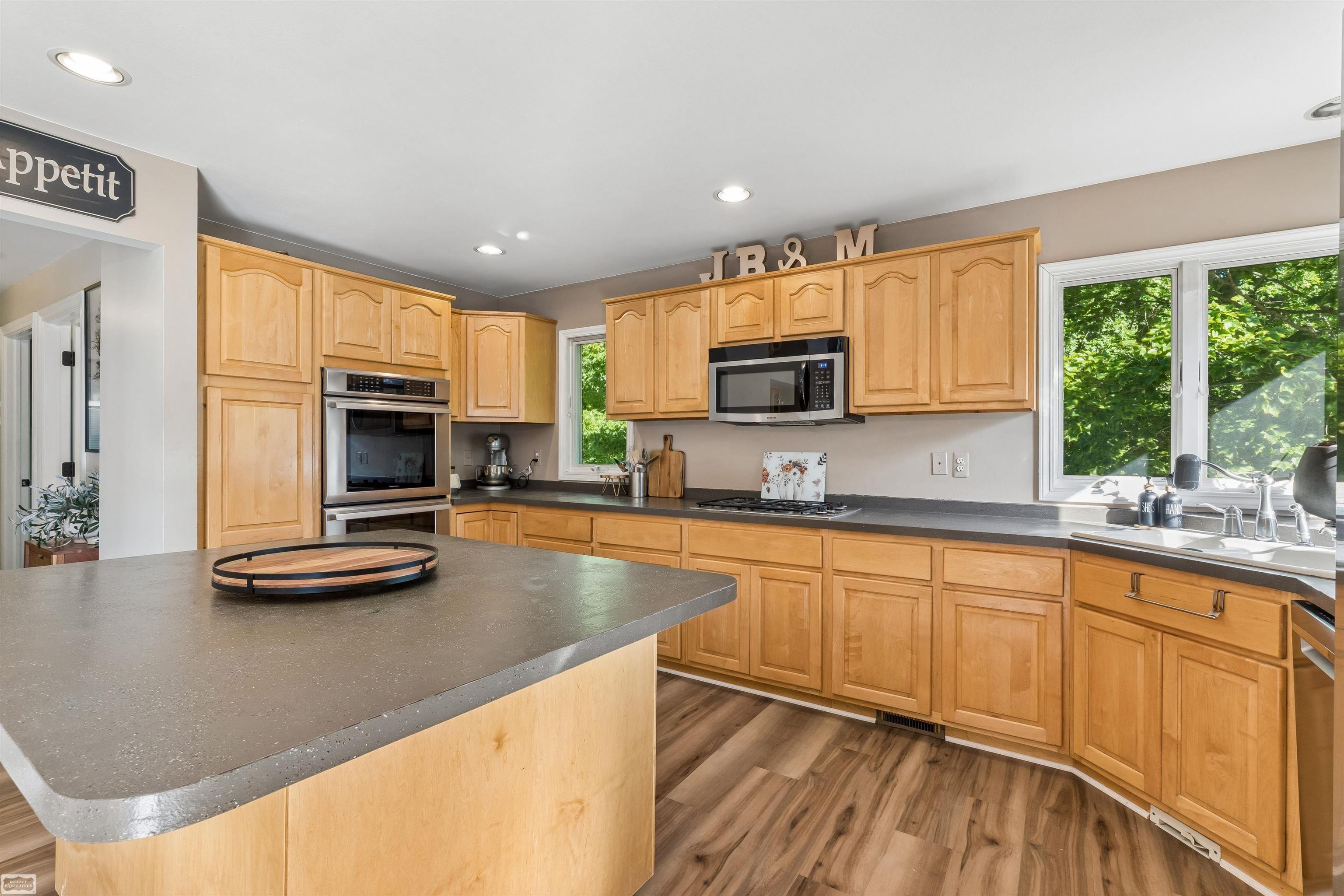 1902 Bauman Road Columbus, MI 48063 - Photo 18 of 50