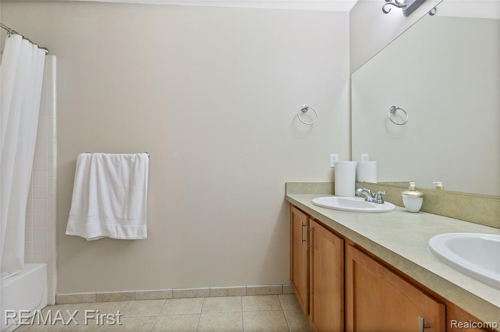 3706 Windingbrook Circle Rochester Hills, MI 48309 - Photo 24 of 42
