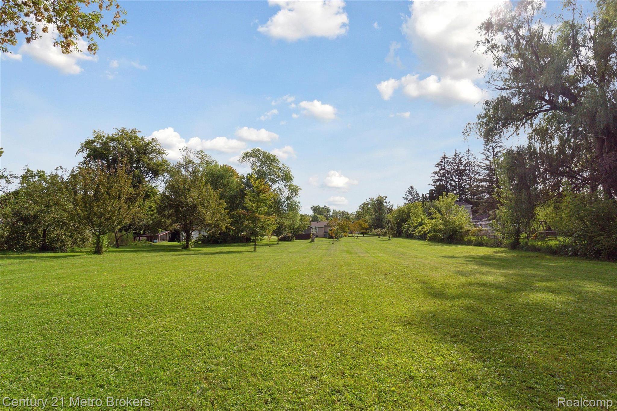 2424 South Vassar Road Burton, MI 48519 - Photo 41 of 41 Gallery Image 41