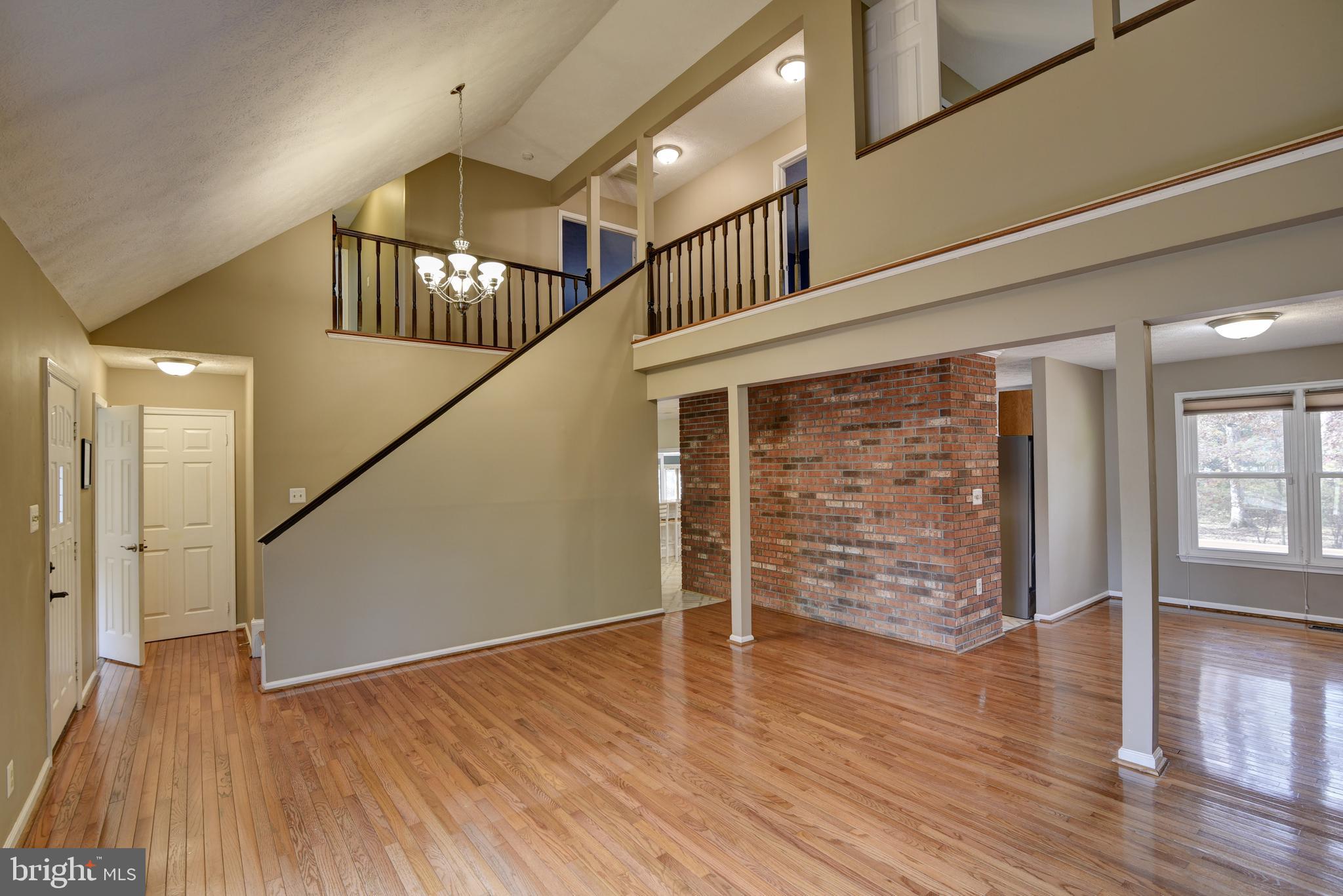 49 Carrollton Road Sterling, VA 20165 - Photo 11 of 61 2 story Living Room