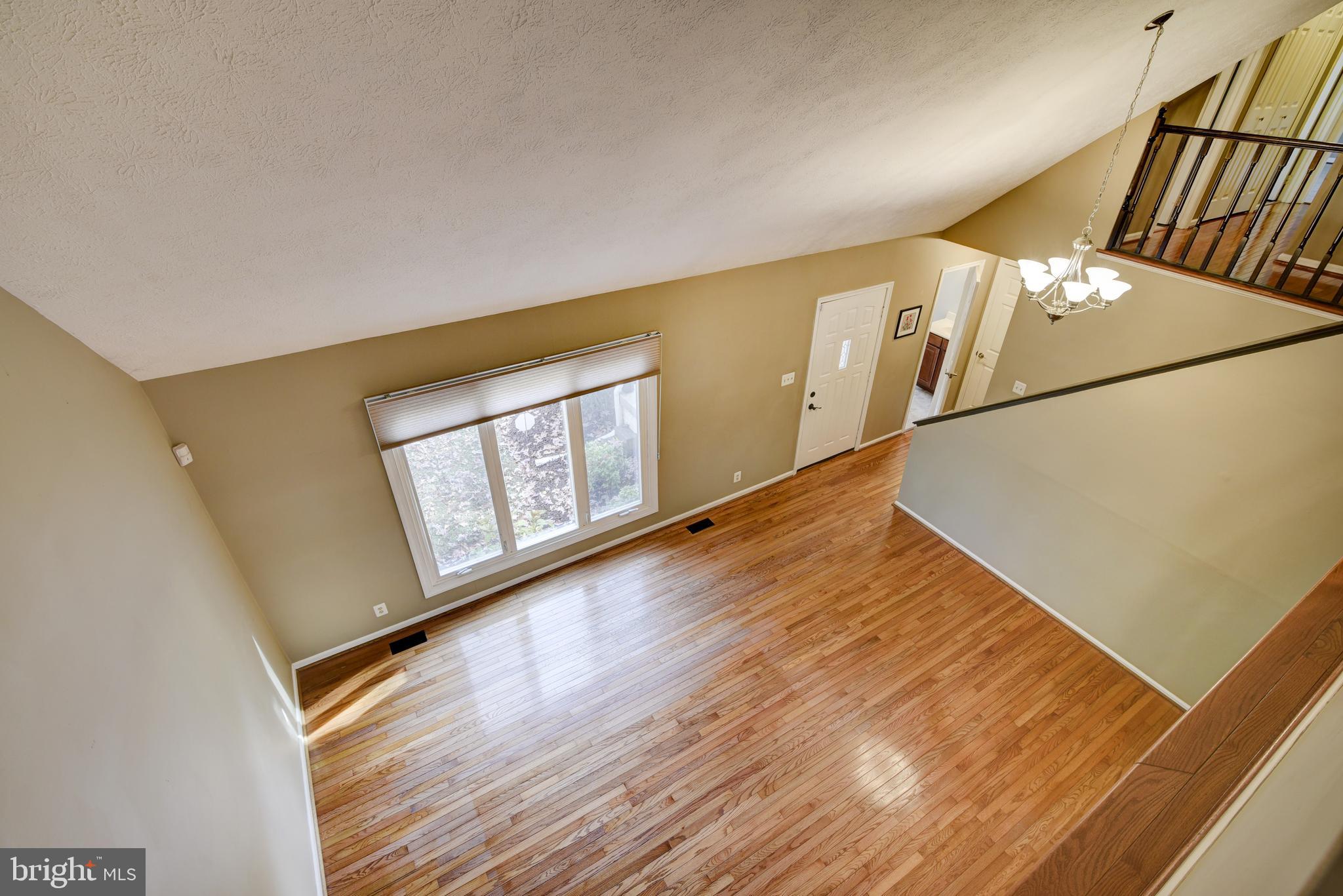 49 Carrollton Road Sterling, VA 20165 - Photo 15 of 61