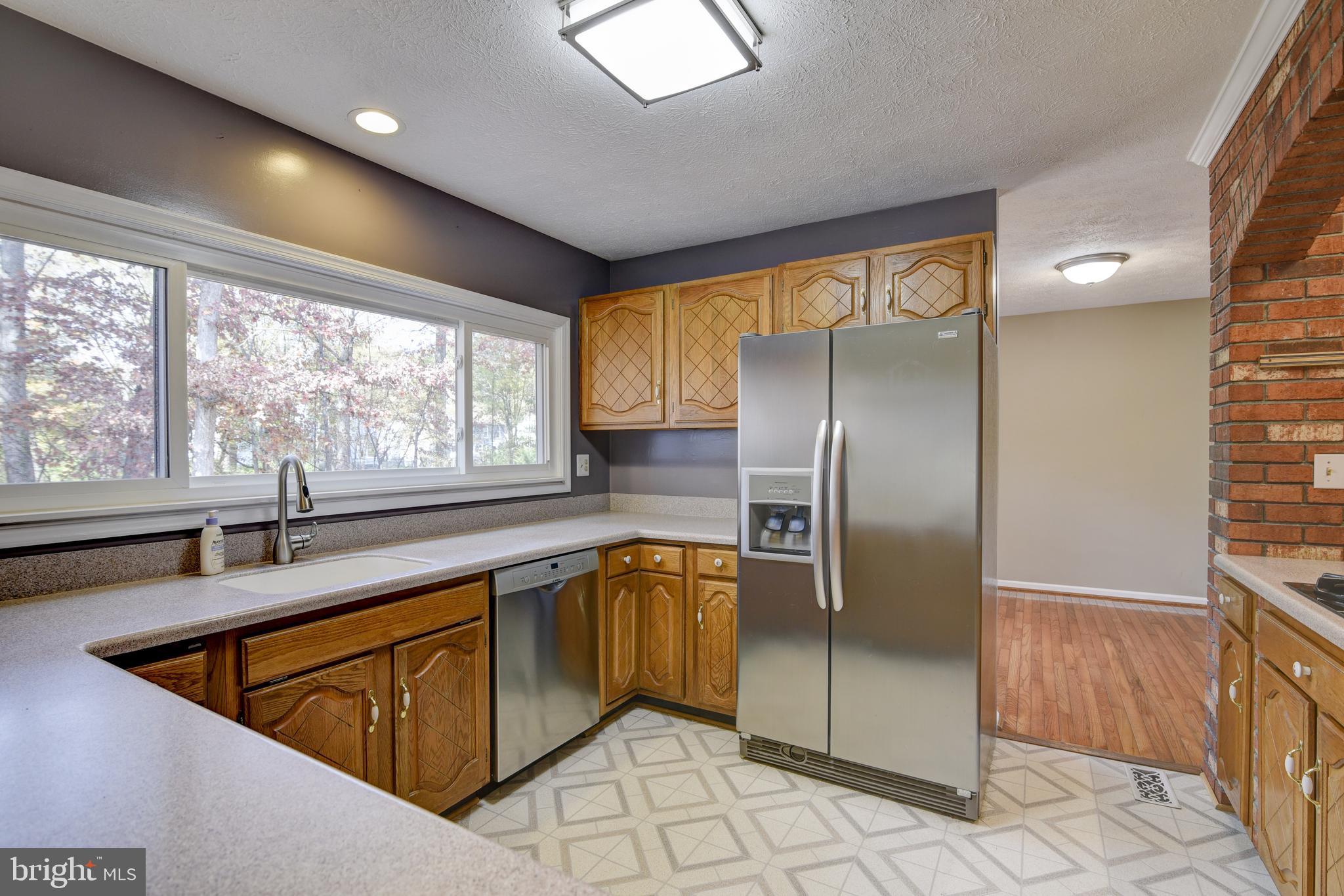 49 Carrollton Road Sterling, VA 20165 - Photo 19 of 61