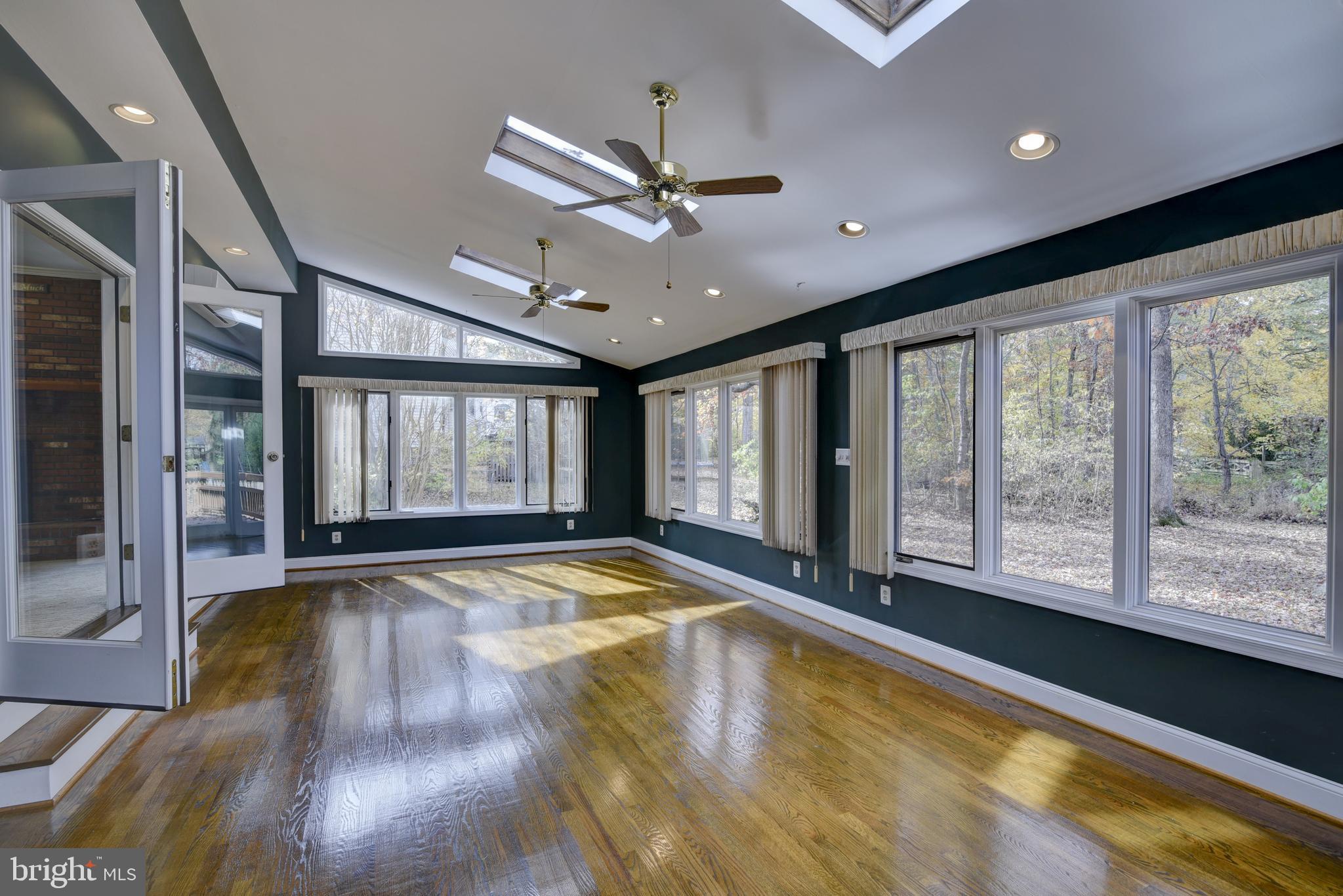 49 Carrollton Road Sterling, VA 20165 - Photo 29 of 61