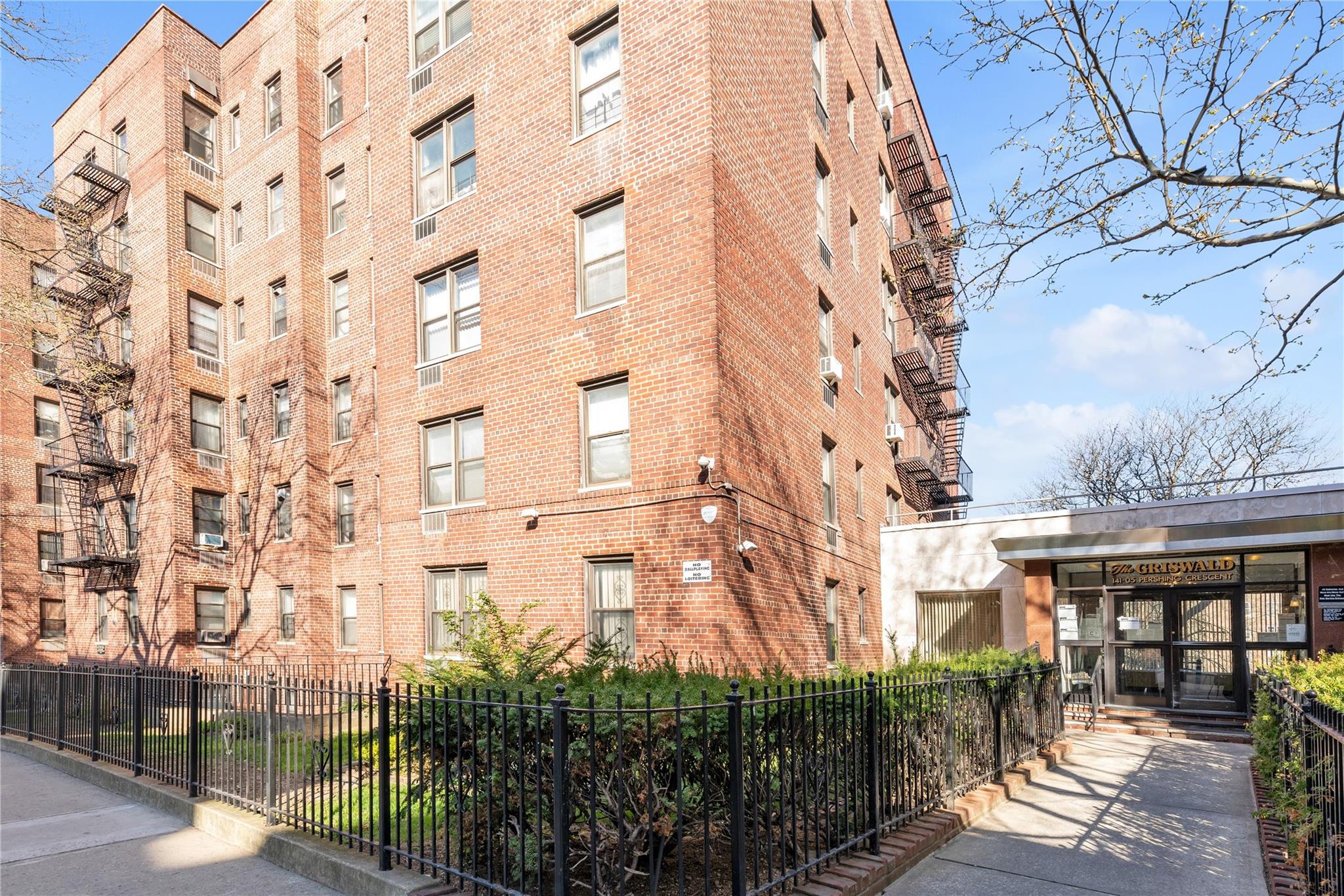 141-05 Pershing Crescent, Unit 117 Queens, NY 11435 - Photo 15 of 16 a view of a building