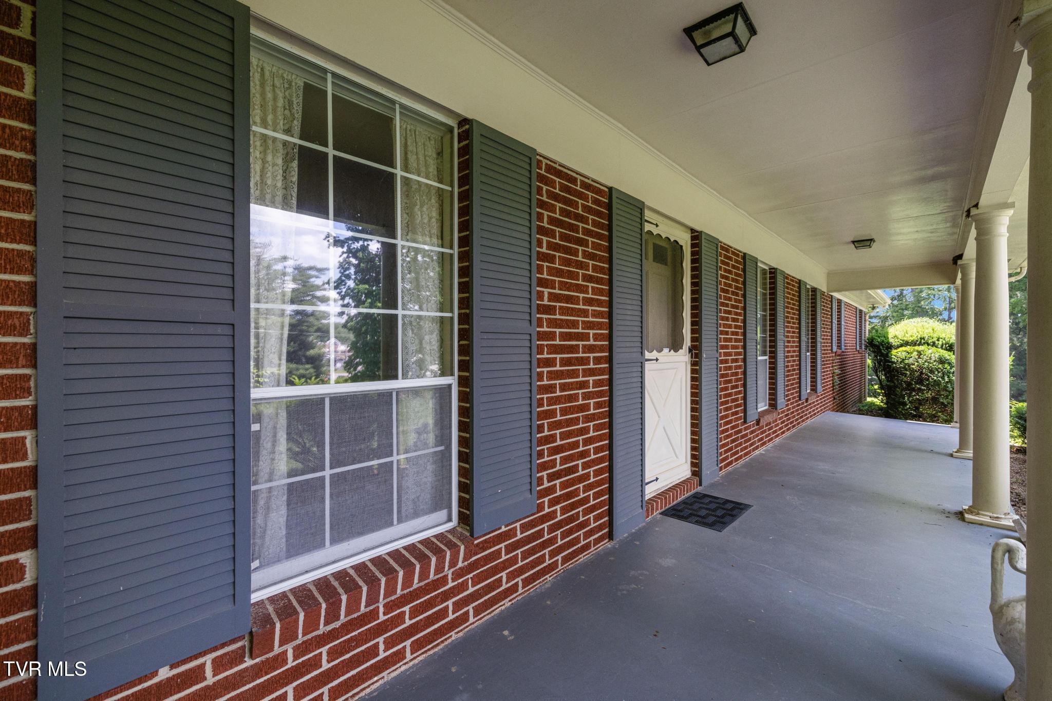 1013 Creasy Road Jonesborough, TN 37659 - Photo 4 of 54 IMG_8630