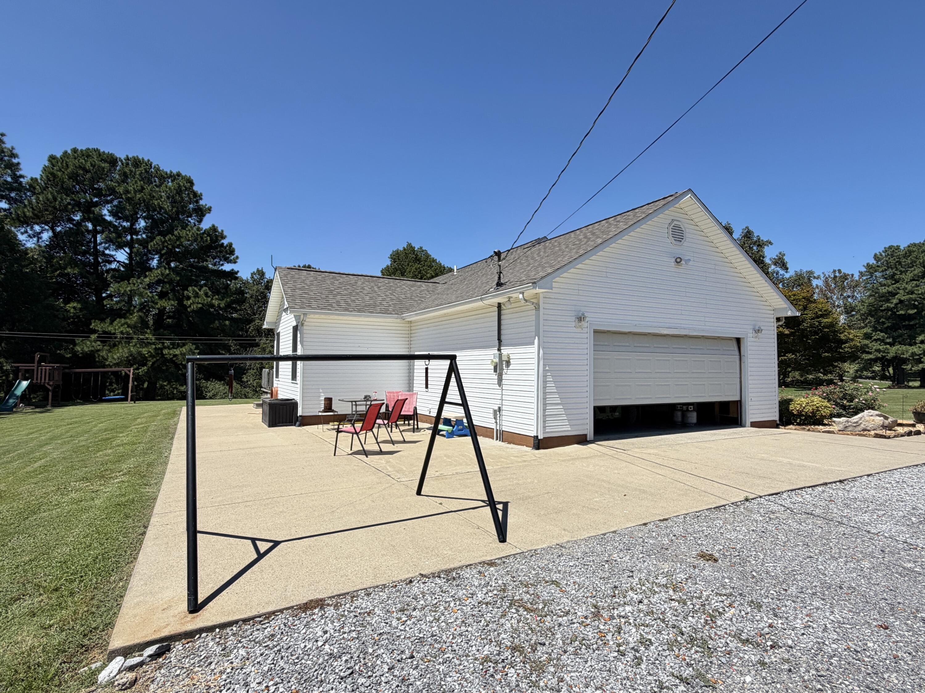 195 Reece Road Mayfield, KY 42066 - Photo 4 of 36 IMG_3927