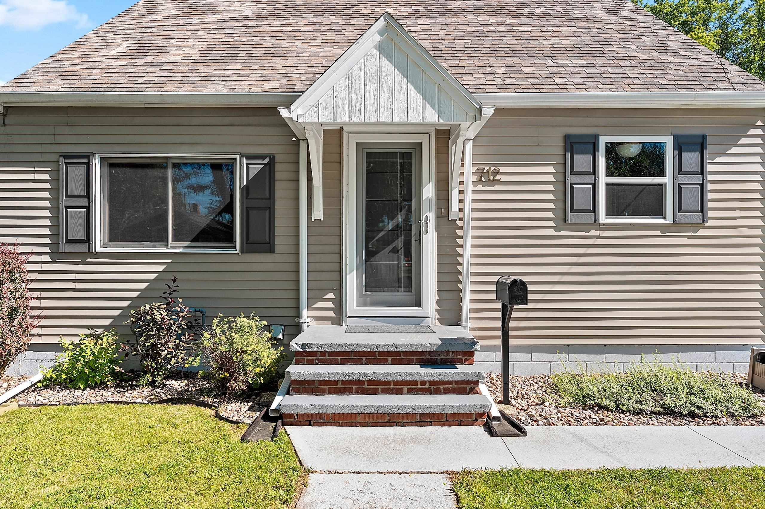 712 East 3rd Street Kimberly, WI 54136 - Photo 31 of 45