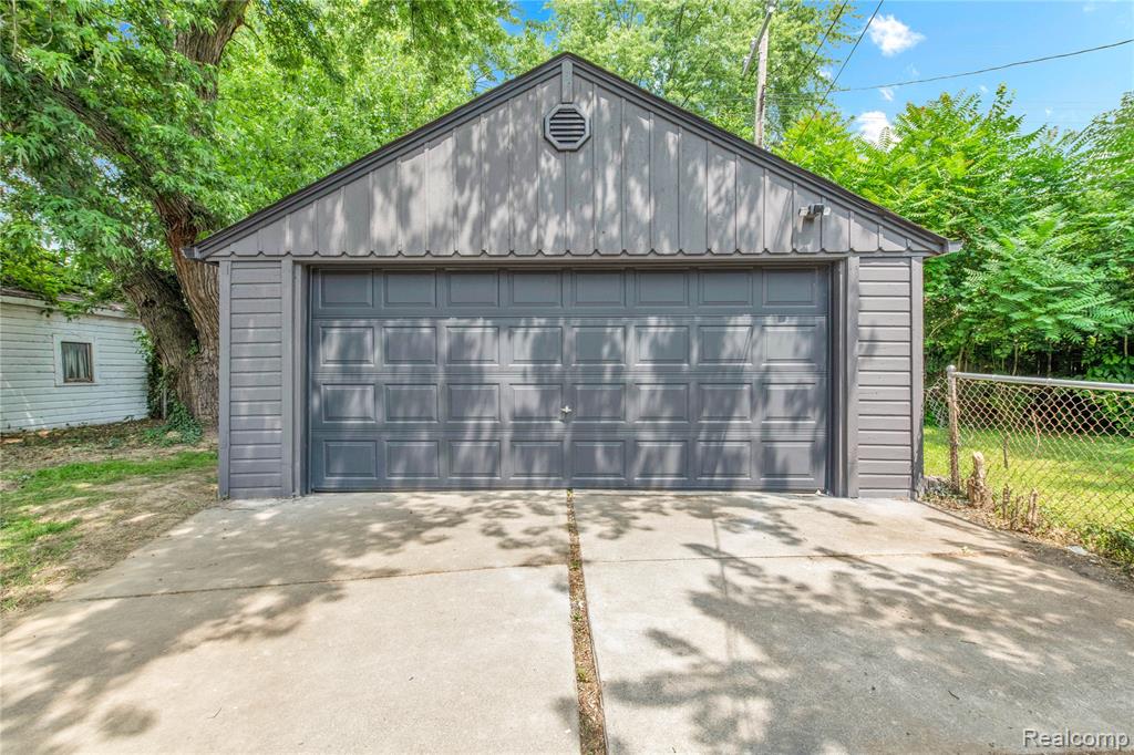 3992 Devonshire Road Detroit, MI 48224 - Photo 8 of 29