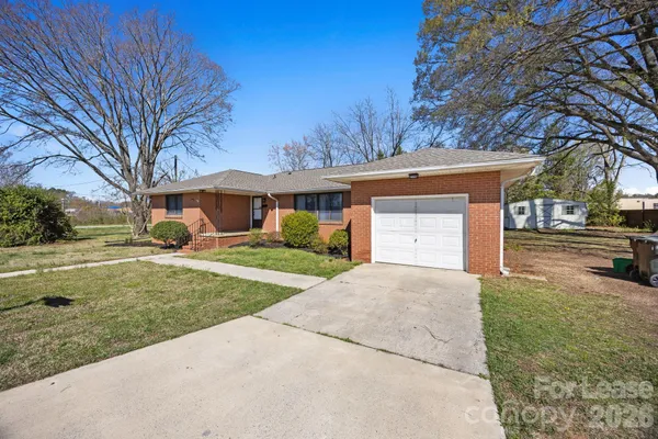 $1,900 | 102 Stewart Street Northwest, Concord, NC 28027
