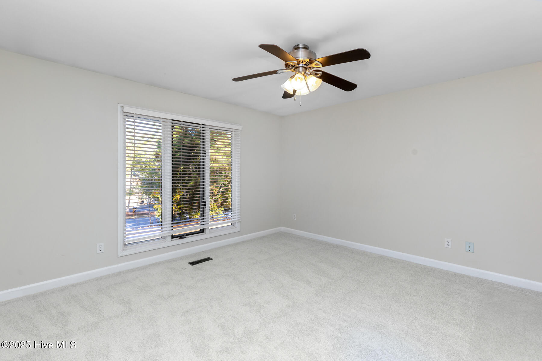 6 Halter Place Pinehurst, NC 28374 - Photo 13 of 27 primary-bed1(2)