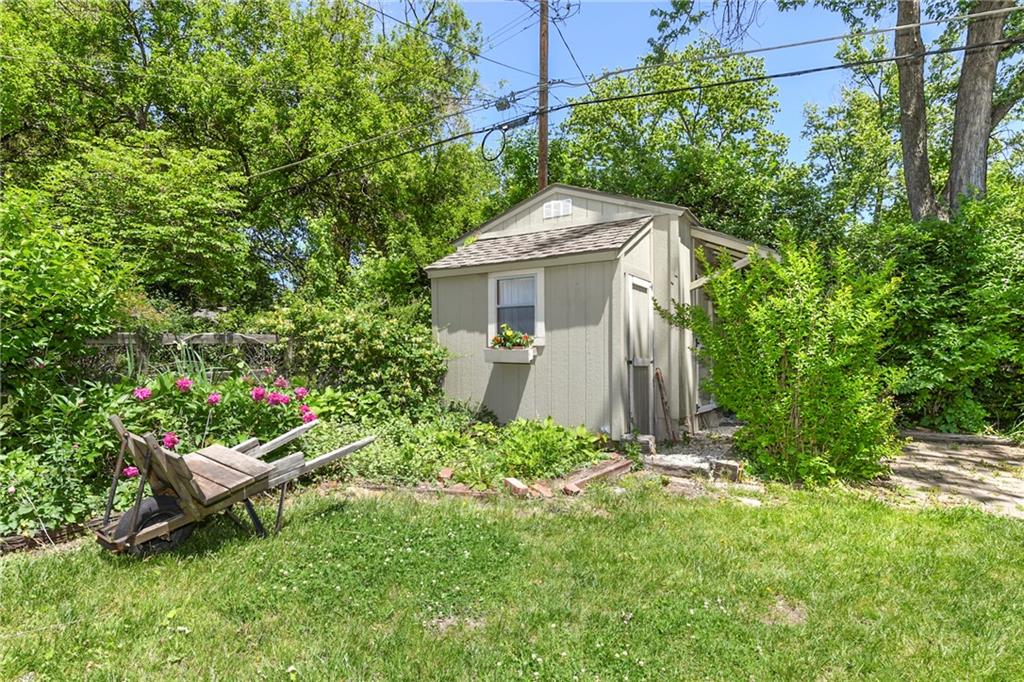 5327 Outlook Street Mission, KS 66202 - Photo 42 of 47