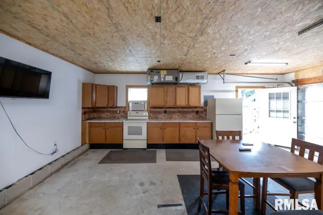 $144,900 | 507 West 3rd Street, Delavan, IL 61734