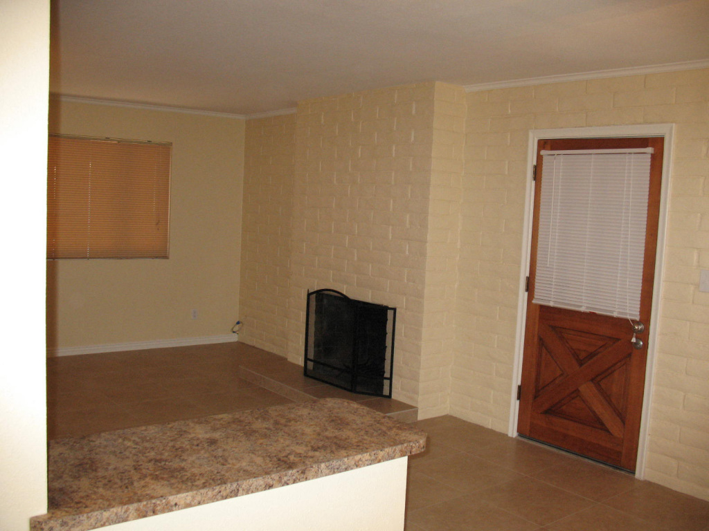2725 South Rural Road, Unit 1 Tempe, AZ 85282 - Photo 4 of 10 Another view of Great room