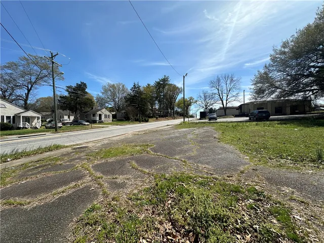 $79,900 | 1002 South Main Street, Anderson, SC 29624