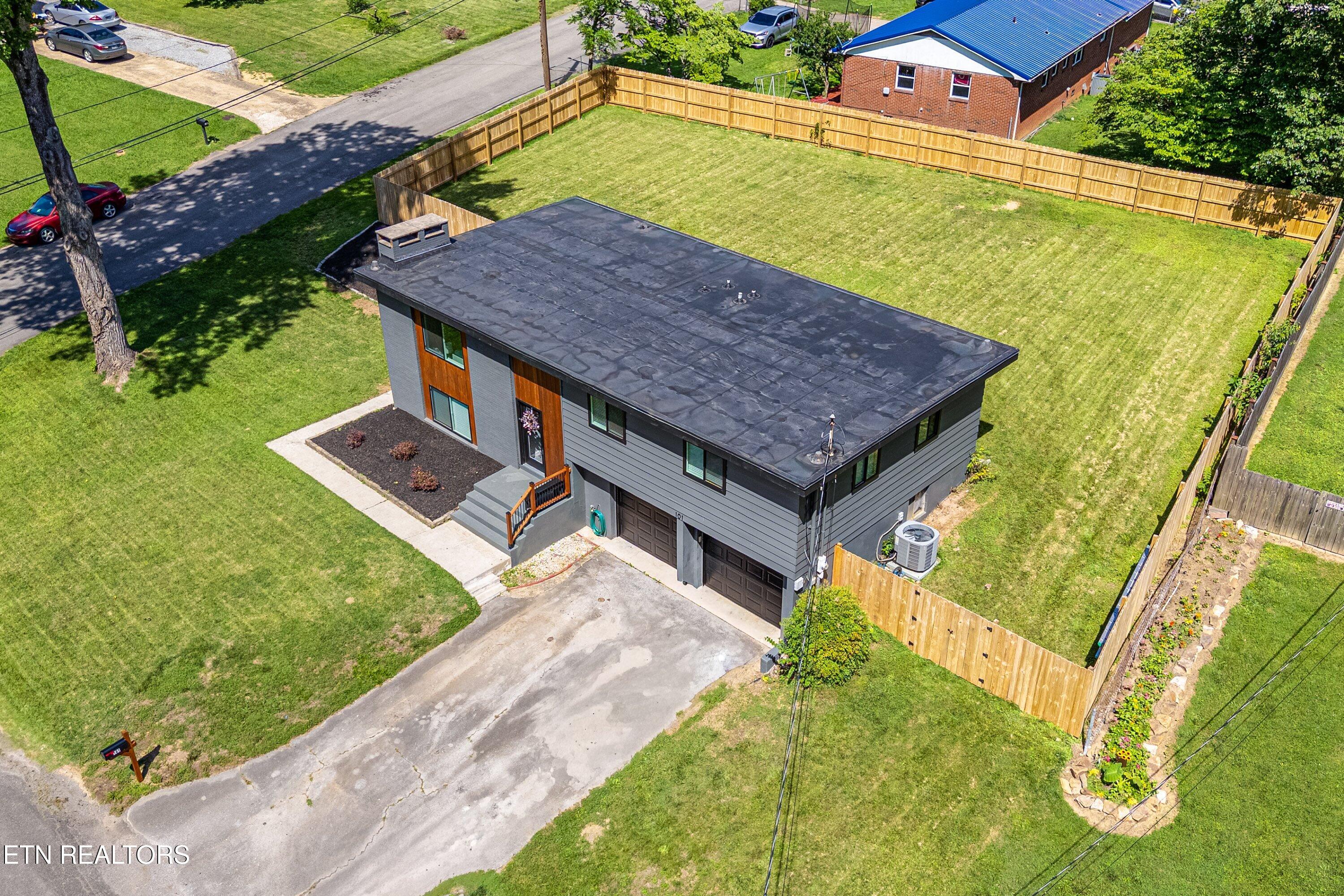 101 Wayne Place Oak Ridge, TN 37830 - Photo 41 of 43 06-Drone A1