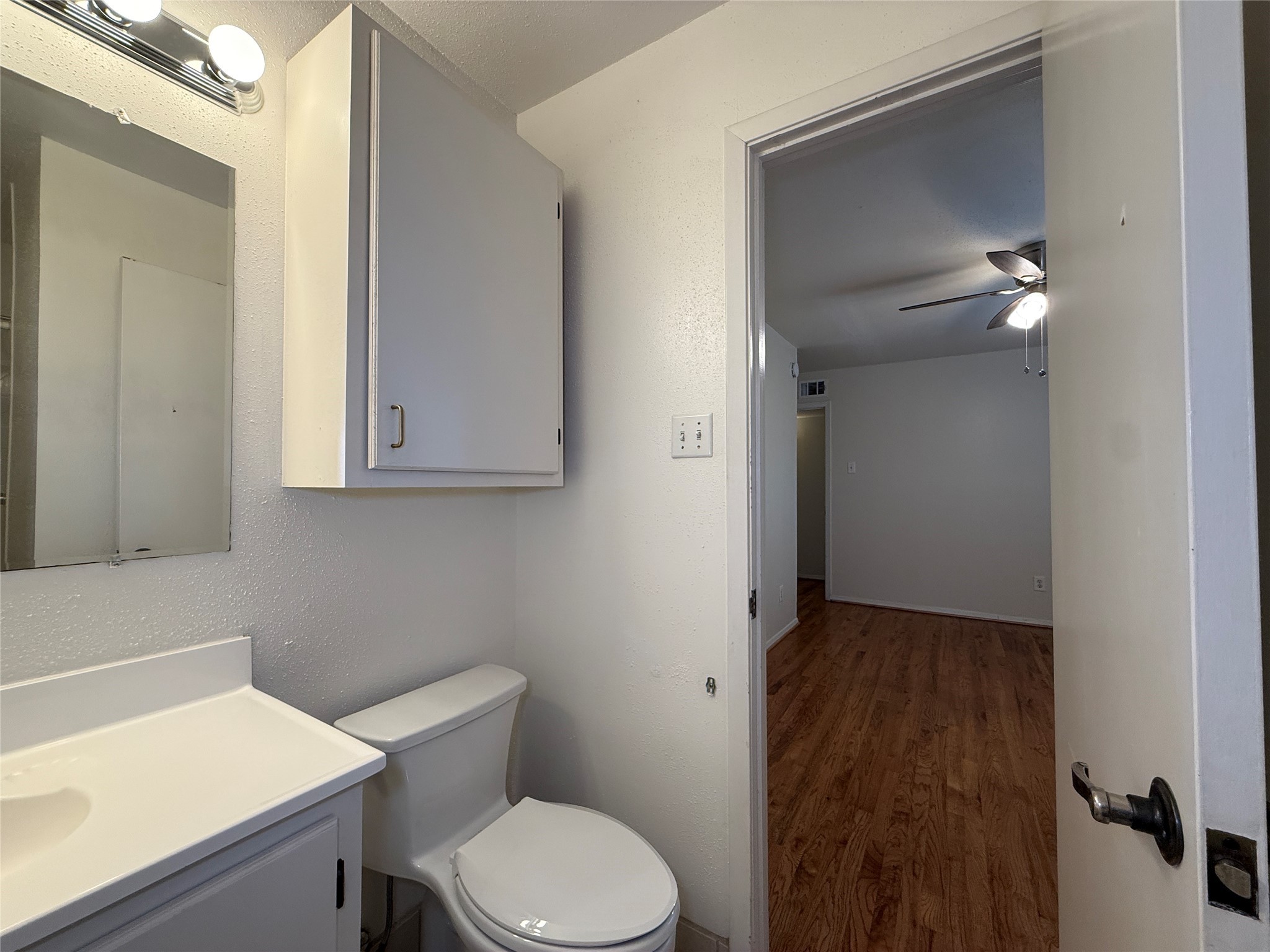1801 Cortlandt Street, Unit 16 Houston, TX 77008 - Photo 30 of 35 a bathroom with a toilet
