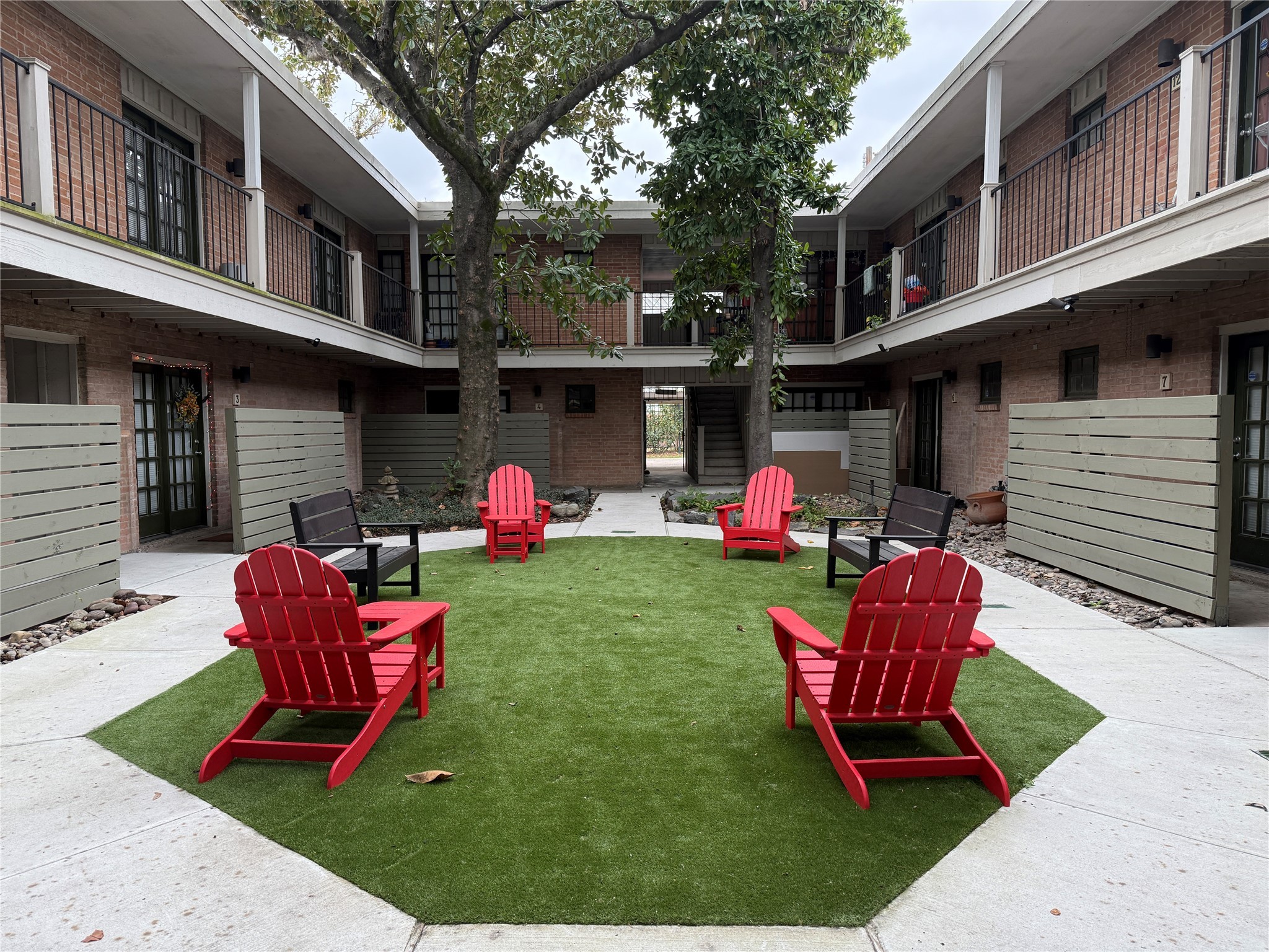 1801 Cortlandt Street, Unit 16 Houston, TX 77008 - Photo 3 of 35 a view of a chairs in patio of the house